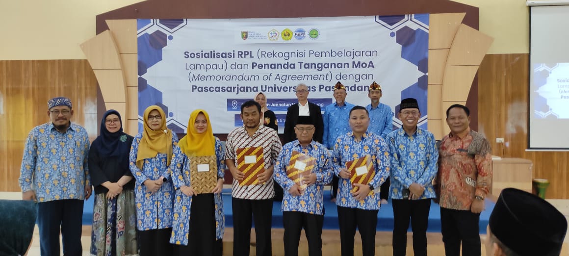 Dekan FKIP UMPRI Nurfaizal, M.Pd Dilantik sebagai Ketua HEPI UKC Pringsewu Masa Bakti 2025-2028 Bandar Lampung, 6 September 2025