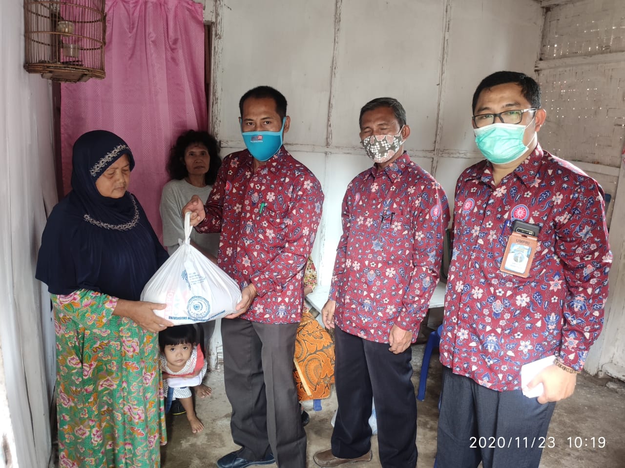 UMPRI Peduli Dampak Covid 19, dengan berbagi..